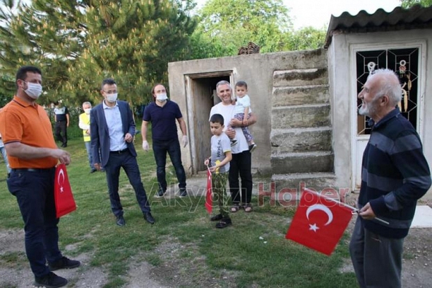 Akyazı da saat 19 19 da 19 mayıs coşkusu