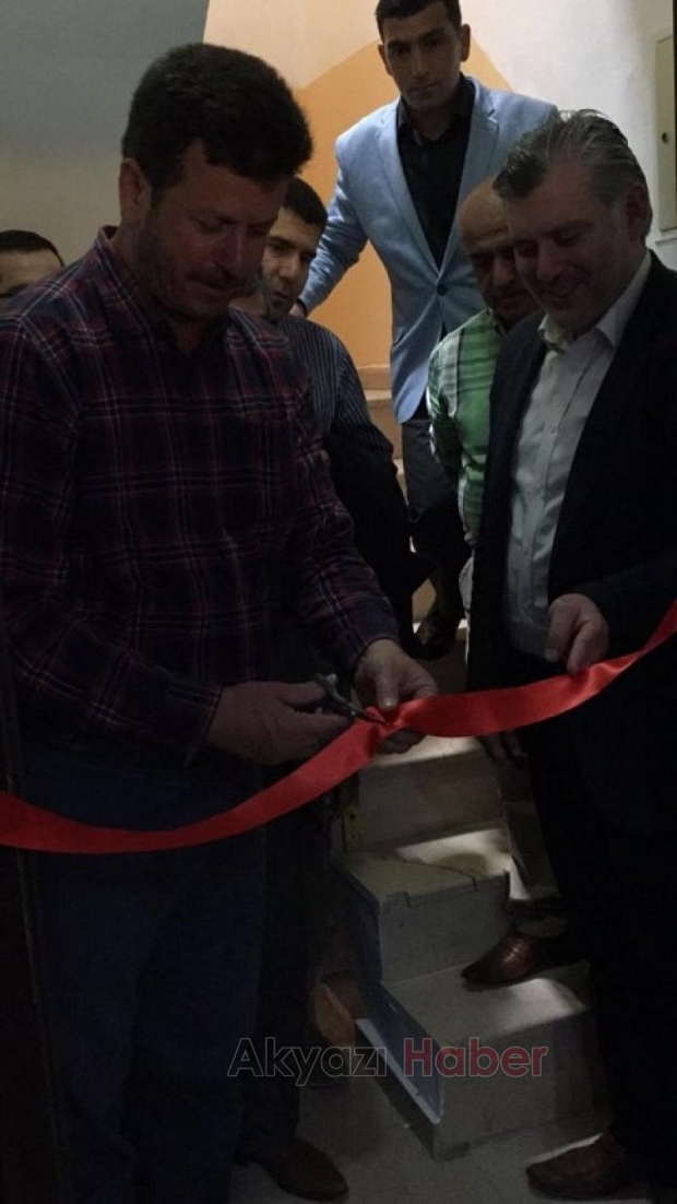 Akyazı da Seçkin Güzellik Salonu Açıldı