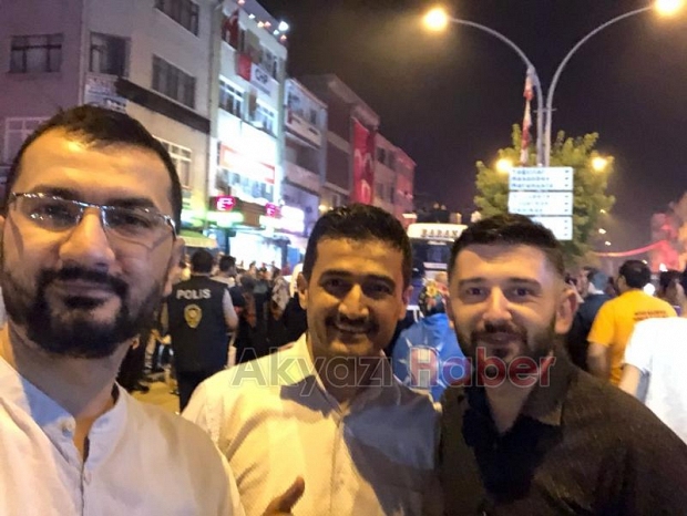 Akyazı'da Sevinç Gösterileri