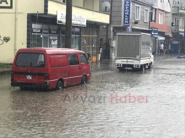 Akyazı da Şiddetli Yağış