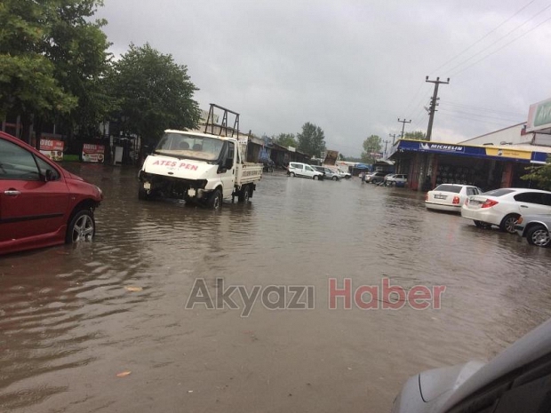 Akyazı da Şiddetli Yağış