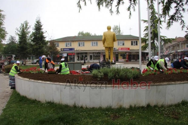 AKYAZI DA TÜM KAVŞAK REFÜJ ve MEYDANLAR YENİLENİYOR