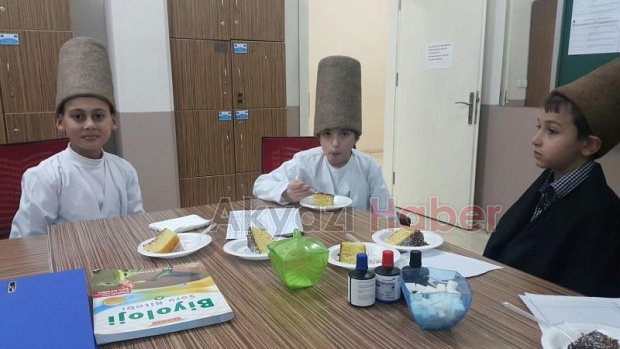 Akyazı Eyyüp Genç Fen Lisesi'nden Semazen Gösterisi