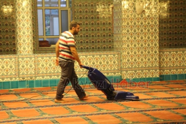 Akyazı Gazi Süleymanpaşa Camii İç Dış Temizlendi
