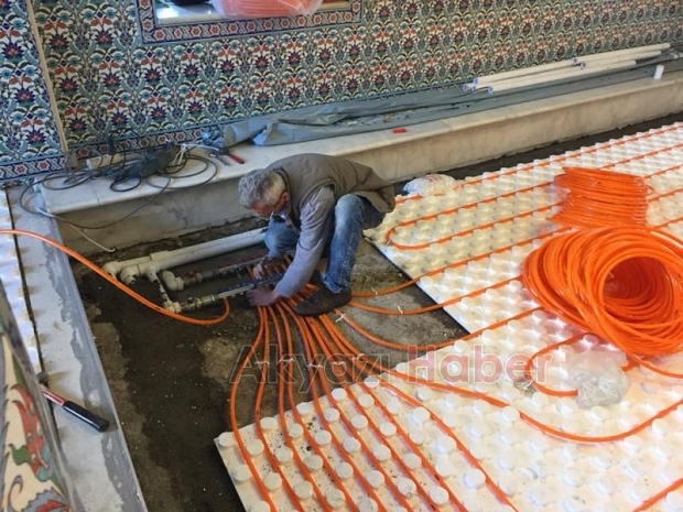 Akyazı Gazi Süleymapaşa Camii’nde Tadilat Çalışması