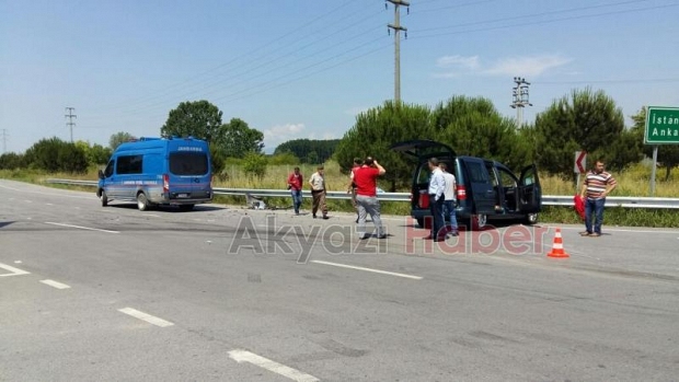 TEM Otoyolu Akyazı Gişelerinde Trafik Kazası