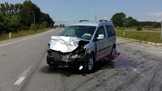 TEM Otoyolu Akyazı Gişelerinde Trafik Kazası