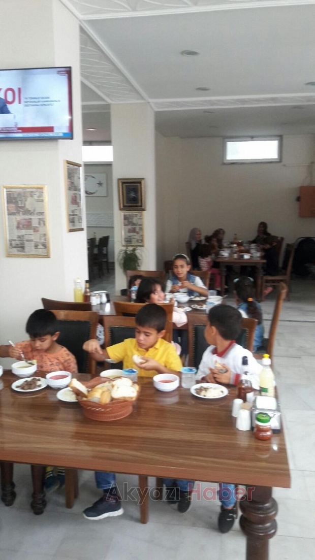 Akyazı İHH’dan Yetim Mülteci Çocuklara Elbise Yardımı