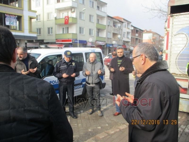 Akyazı İlçe Emniyet Müdürlüğüne Jest