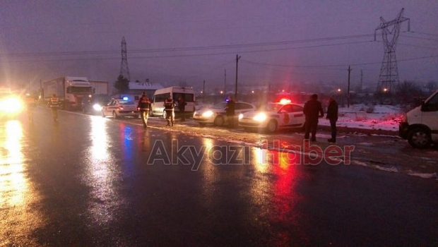 Akyazı Jandarma Ekipleri Servis Araçlarını Denetledi