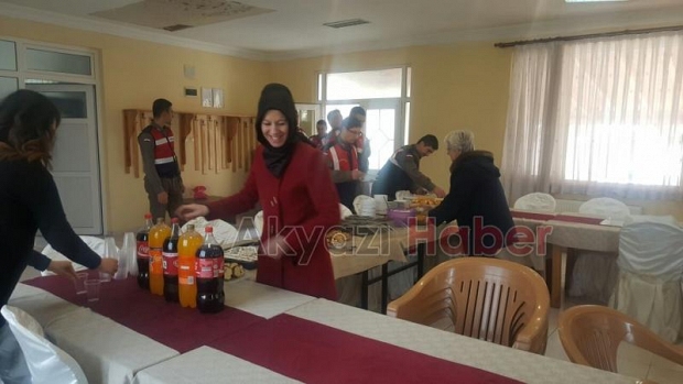 Akyazı Jandarma Komutanlığına Anlamlı Ziyaret