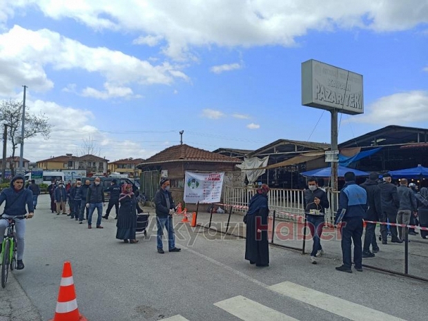 Akyazı Kapalı Pazaryerinde Tedbirler Arttırıldı 
