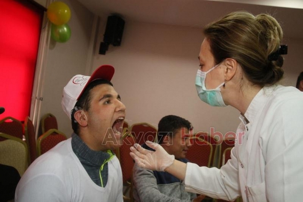 AKYAZI KENT KONSEYİ ENGELLİ ÇOCUKLARIN YANINDA