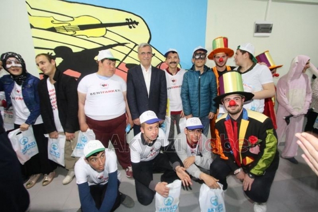 AKYAZI KENT KONSEYİ ENGELLİ ÇOCUKLARIN YANINDA