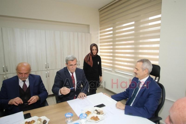 AKYAZI KENT KONSEYİNDEN KAYMAKAM ÇİÇEKLİ’YE ZİYARET