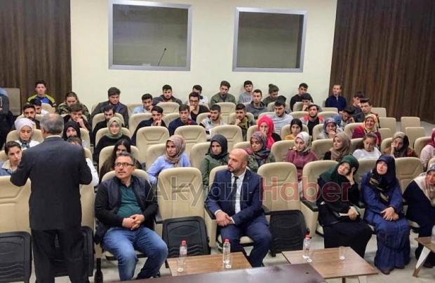 Akyazı KYK Yurdunda Kandil Programı Düzenlendi