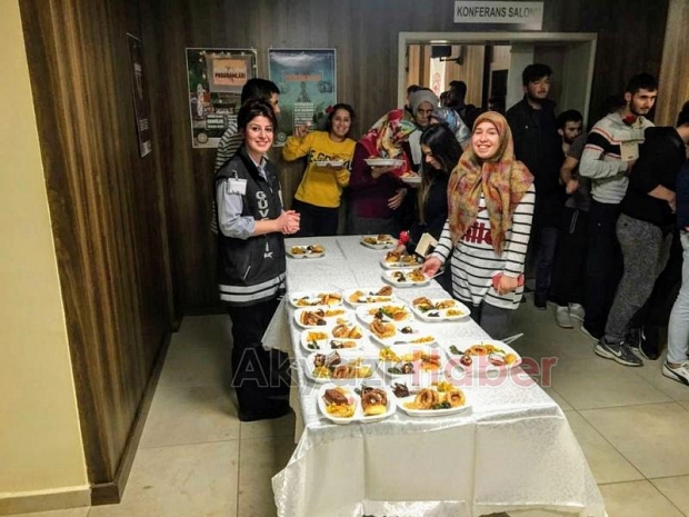 Akyazı KYK Yurdunda Kandil Programı Düzenlendi