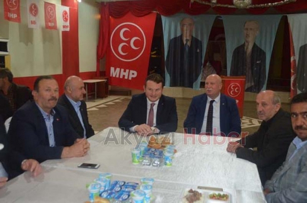 AKYAZI MHP İLÇE TEŞKİLATI İFTAR YEMEĞİNDE BULUŞTU