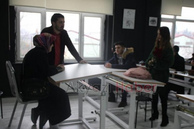 Akyazı MYO'da duygusal söyleşi Gözyaşlarını tutamadılar