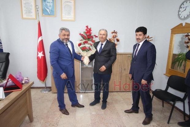 Akyazı MYOda devir teslim yapıldı