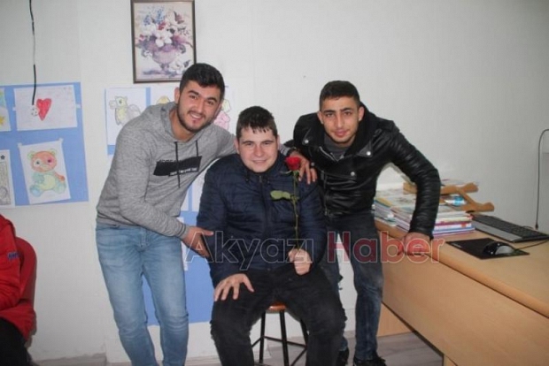 Akyazı MYOdan anlamlı ziyaret 