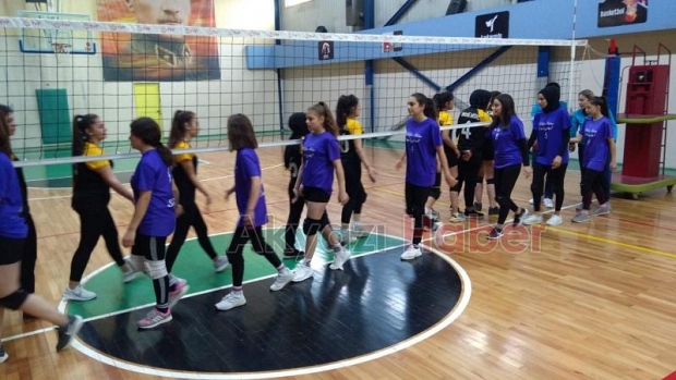 Akyazı Nilüfer Hatun MTAL filede esiyor
