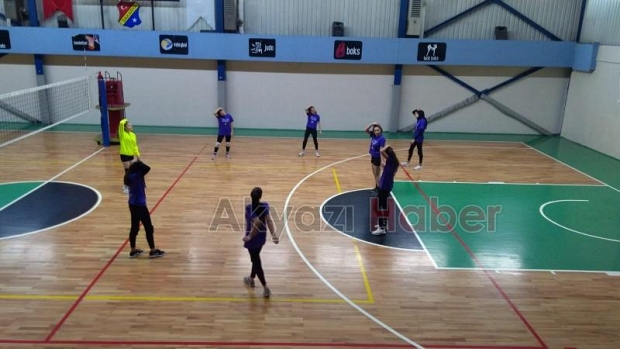 Akyazı Nilüfer Hatun MTAL filede esiyor
