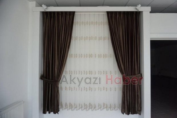 Akyazı'nın En büyük Perde Satış Mağazası Açıldı