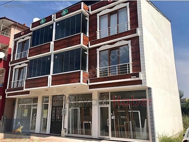 Akyazı nın gözde yerinde satılık bina