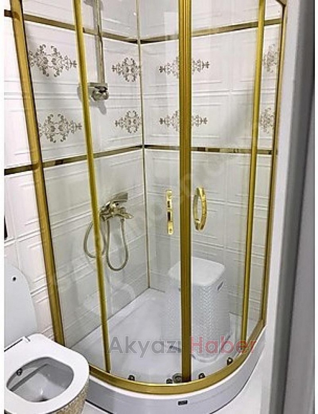Akyazı nın gözde yerinde satılık bina