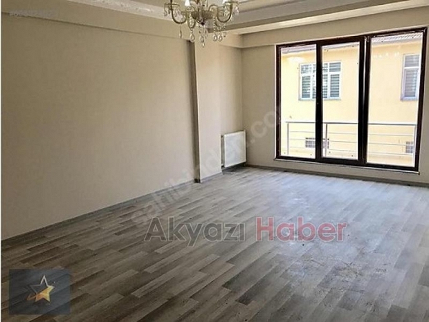 Akyazı nın gözde yerinde satılık bina