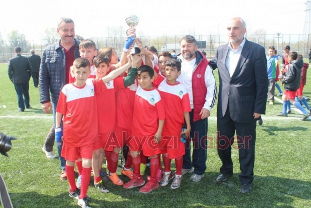 Akyazı nın Yıldızları Ödüllendirildi