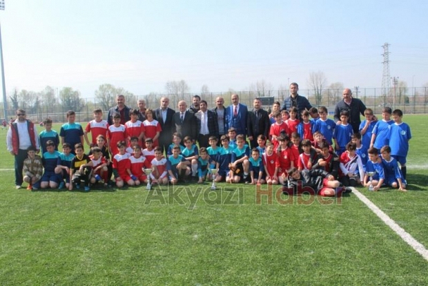 Akyazı nın Yıldızları Ödüllendirildi