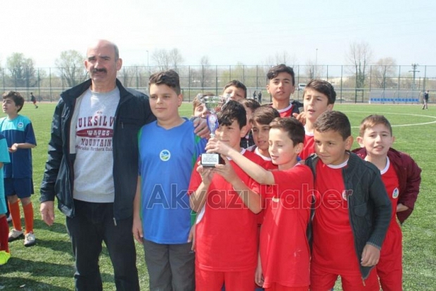 Akyazı nın Yıldızları Ödüllendirildi