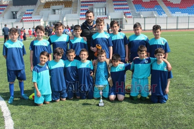 Akyazı nın Yıldızları Ödüllendirildi