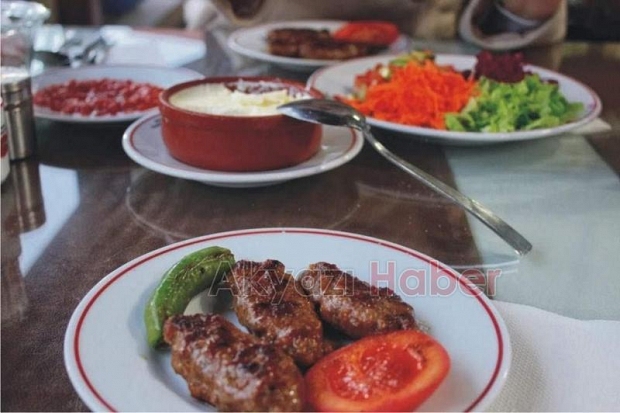 Akyazı Paşa Köftecisinde Kampanya