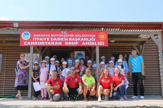Akyazı SGM öğrencileri Karasu sahilini gezdi