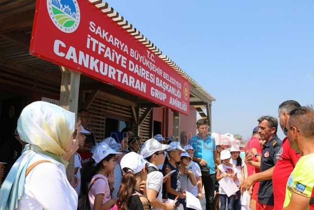 Akyazı SGM öğrencileri Karasu sahilini gezdi