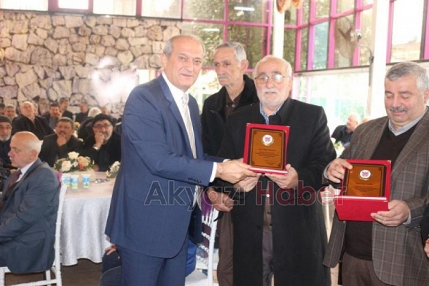 AKYAZI ŞOFÖR ESNAFI HİKMET ÖZGÜR’LE DEVAM DEDİ