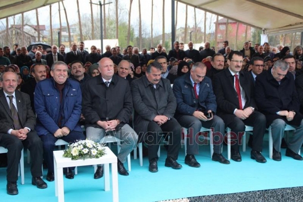 Akyazı Sosyal Gelişim Merkezi Törenle Açıldı