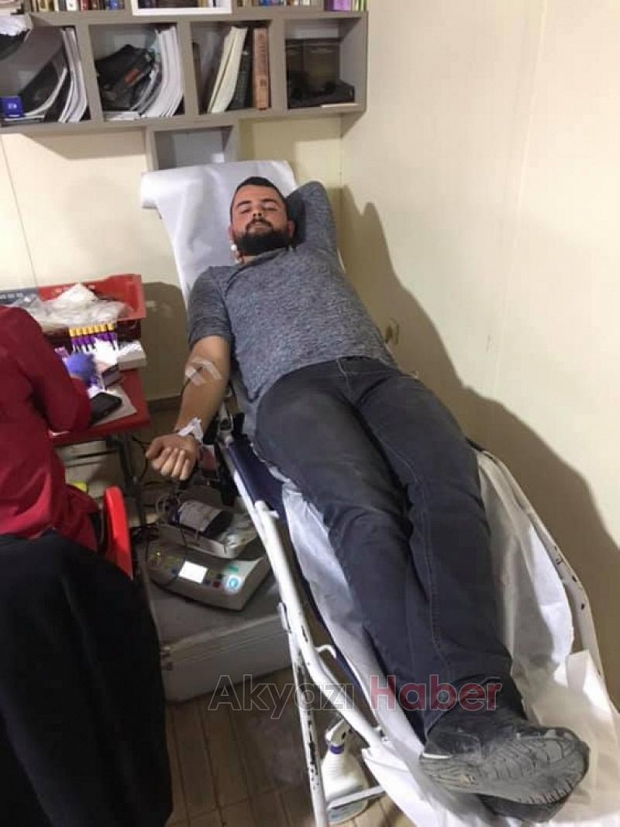 Akyazı Taşburun Gençlik Kulübünden Kızılaya kan bağışı