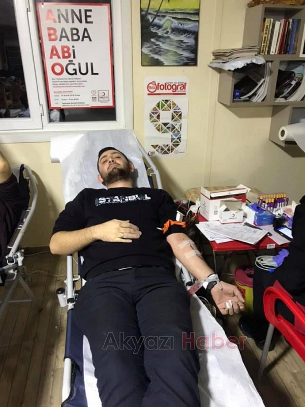 Akyazı Taşburun Gençlik Kulübünden Kızılaya kan bağışı