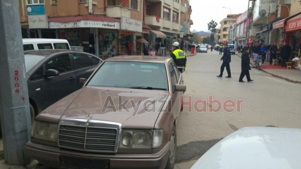 Akyazı Trafik Ekipleri Hatalı Parkları Affetmiyor