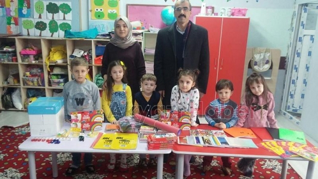 Akyazı Ülkü Ocakları’ndan Kırtasiye Yardımı