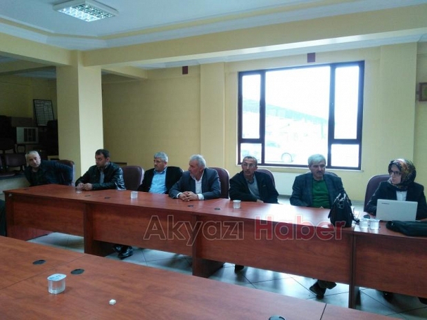 AKYAZI ZİRAAT  ODASINDA ÇİFTÇİ ve AKADEMİSYEN BULUŞMASI