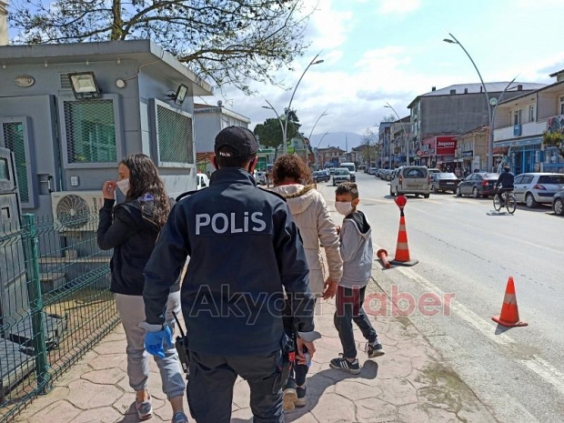 Akyazıda 20 yaş altı gençlere ceza yağdı