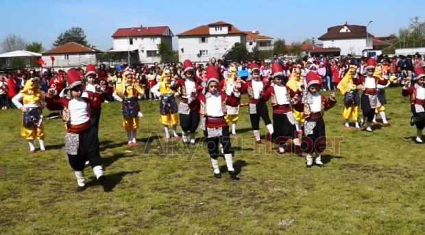 Akyazıda 23 Nisan Coşkuyla kutlandı