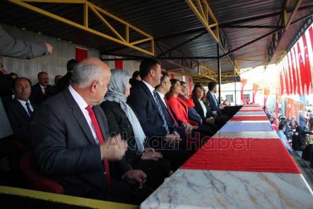 Akyazıda 29 Ekim Coşkusu