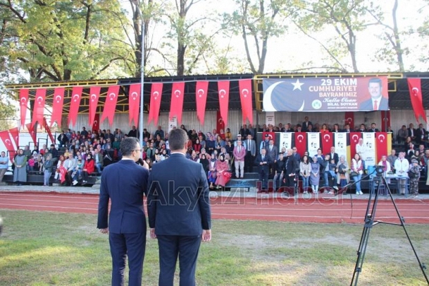 Akyazıda 29 Ekim Coşkusu