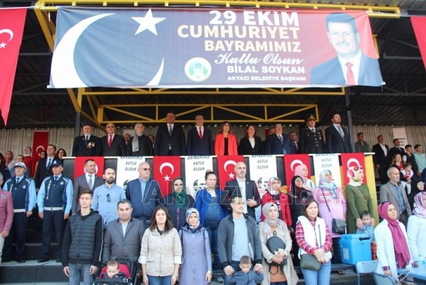 Akyazıda 29 Ekim Coşkusu